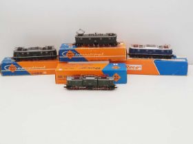 A group of ROCO HO gauge German outline electric locomotives - G/VG in G boxes (4)