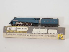 A WRENN OO gauge W2212 Class A4 steam locomotive 'Sir Nigel Gresley' in LNER blue livery ' G/VG in