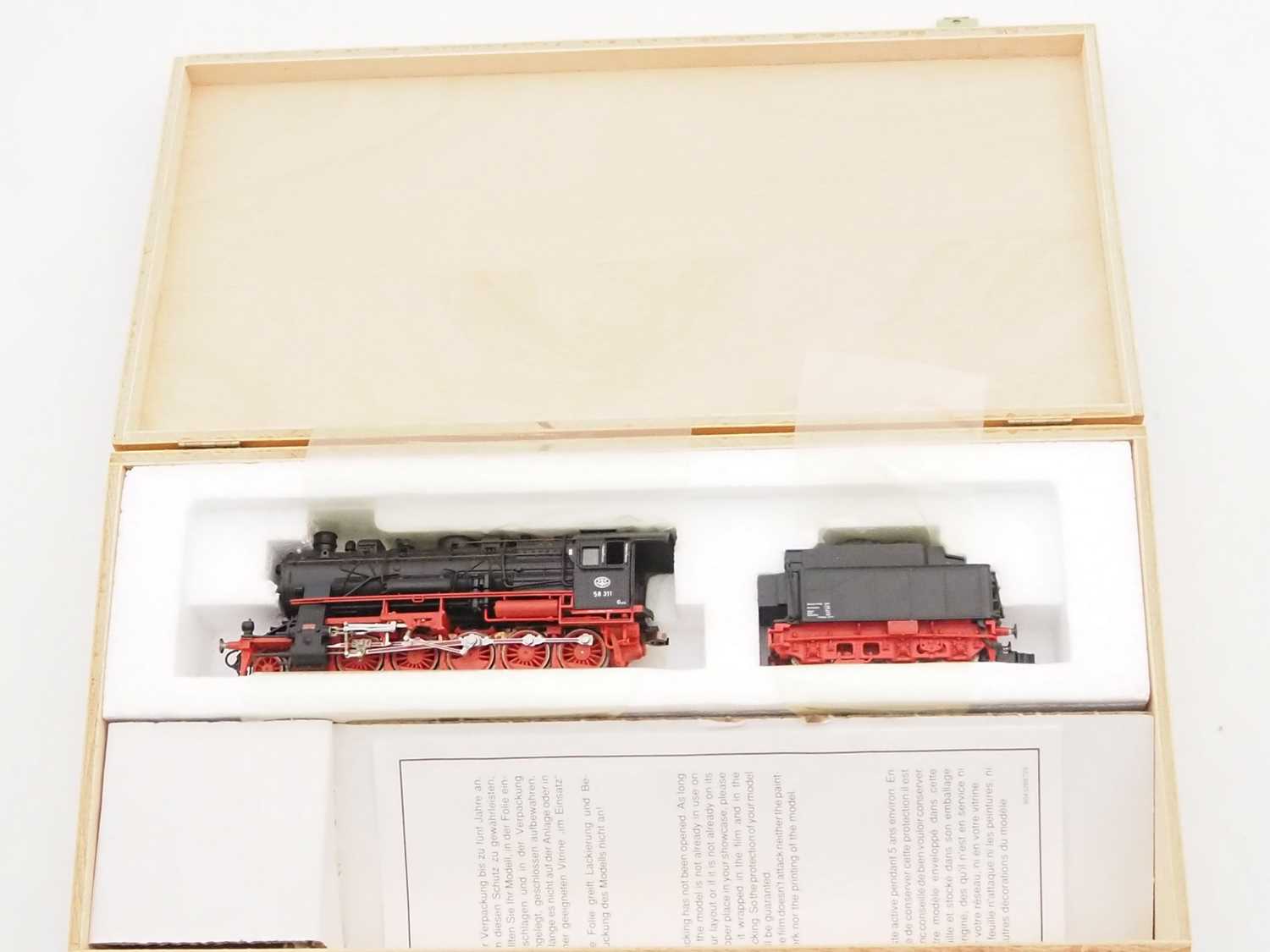 A group of ROCO German Outline HO gauge steam locomotives comprising 43204 (in original wooden case, - Bild 7 aus 10