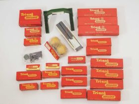 A tray of mostly boxed TRIANG OO gauge accessories - contents unchecked - G/VG in G boxes (Q)