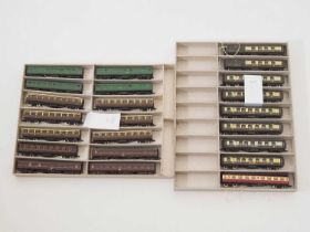 A large quantity of unboxed N gauge coaches by GRAHAM FARISH and others - G/VG (23)