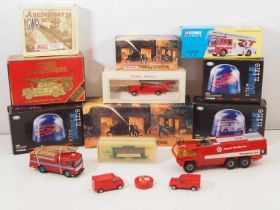 A tray of modern diecast vehicles by CORGI, MATCHBOX and others - mostly fire engines - G/VG in G/VG