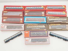 A group of mostly boxed OO gauge passenger coaches and bogie vans by HORNBY, AIRFIX and others - G/