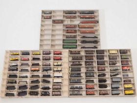 A large quantity of unboxed N gauge wagons by GRAHAM FARISH and others - G/VG (98)