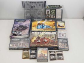 A crate of Warhammer 40000 sets and accessories by GAMES WORKSHOP - VG in G/VG boxes (Q) ***