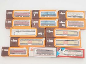 A group of HO gauge LIMA European Outline wagons - G/VG in G/VG boxes (13)