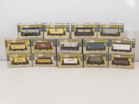 A mixed group of various WRENN OO gauge wagons - VG in G/VG boxes (14)