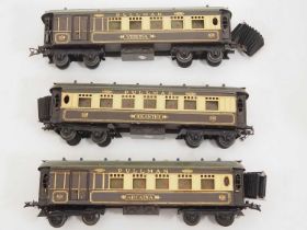 A group of HORNBY O gauge No.2 Special Pullman cars - generally G (unboxed) (3)