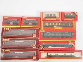 A group of OO gauge passenger coaches and horse boxes by HORNBY and AIRFIX in various liveries - G/