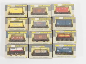 A mixed group of various WRENN OO gauge wagons - VG in G/VG boxes (12)