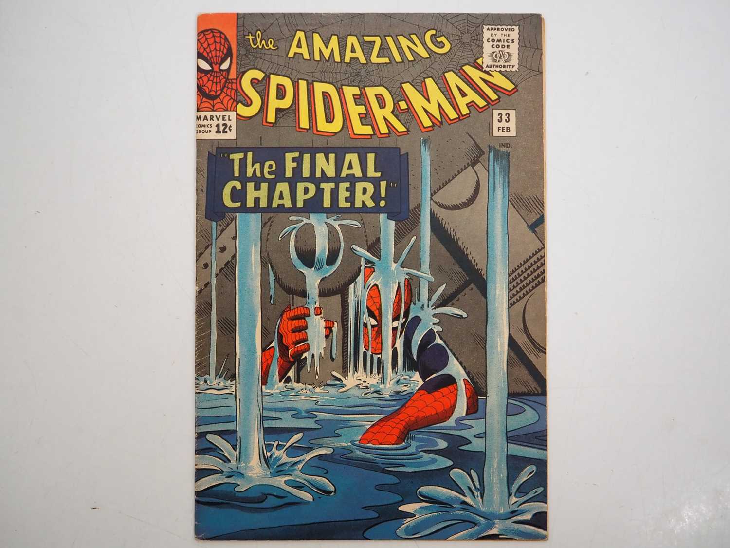 AMAZING SPIDER-MAN #33 - (1966 - MARVEL) - Classic Steve Ditko Spider-Man cover + Spider-Man battles