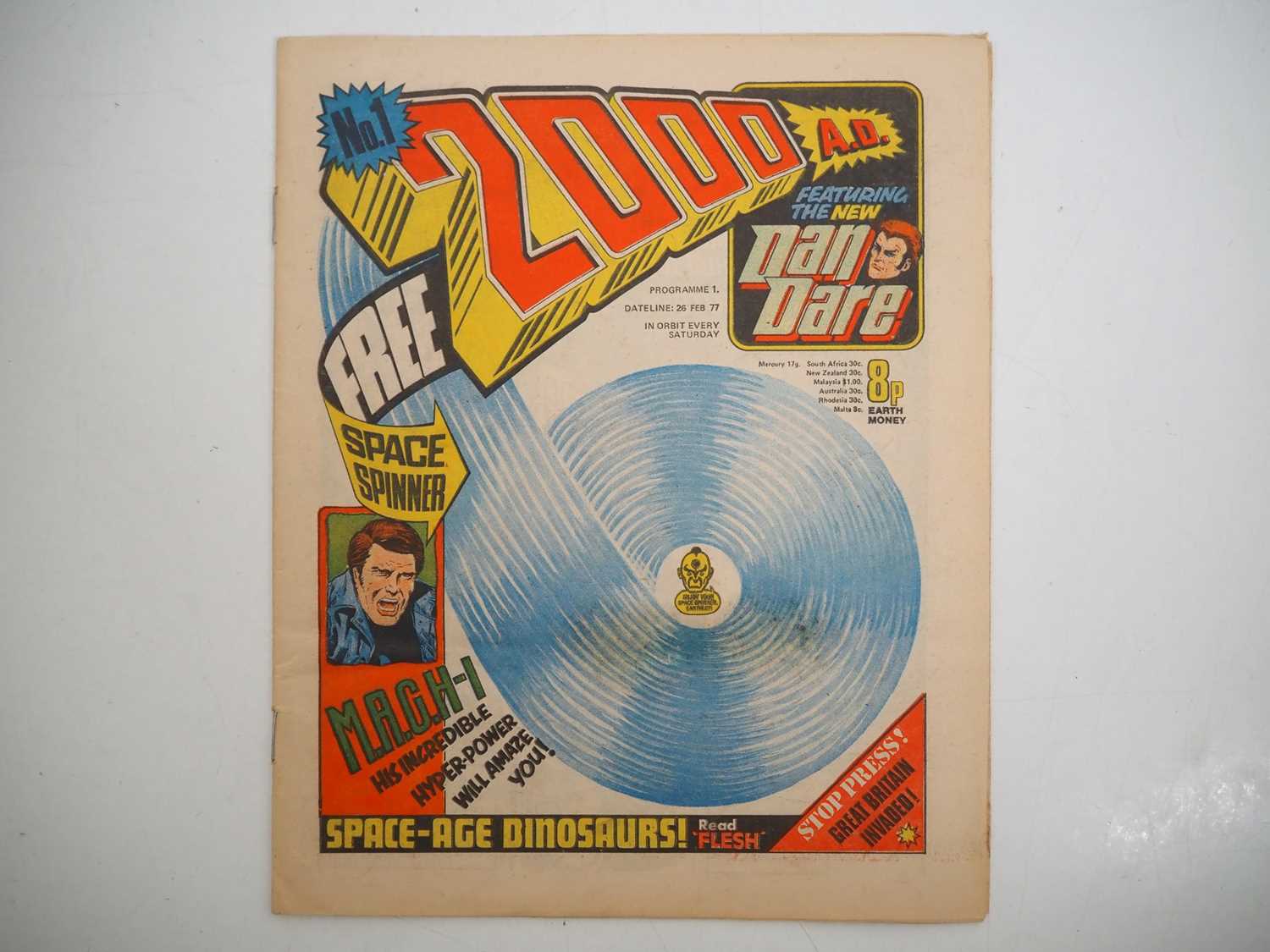 2000 AD PROG #1 (1977 - IPC) - KEY British comic book that set the standard for what followed -