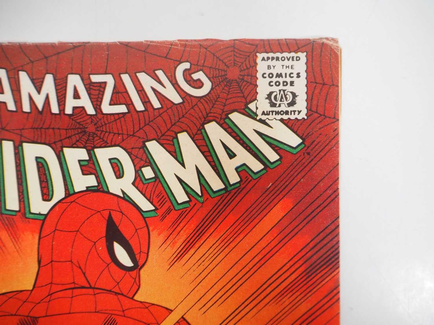 AMAZING SPIDER-MAN #50 - (1967 - MARVEL - UK Price Variant) - RED HOT KEY Book & Character + With - Image 3 of 32