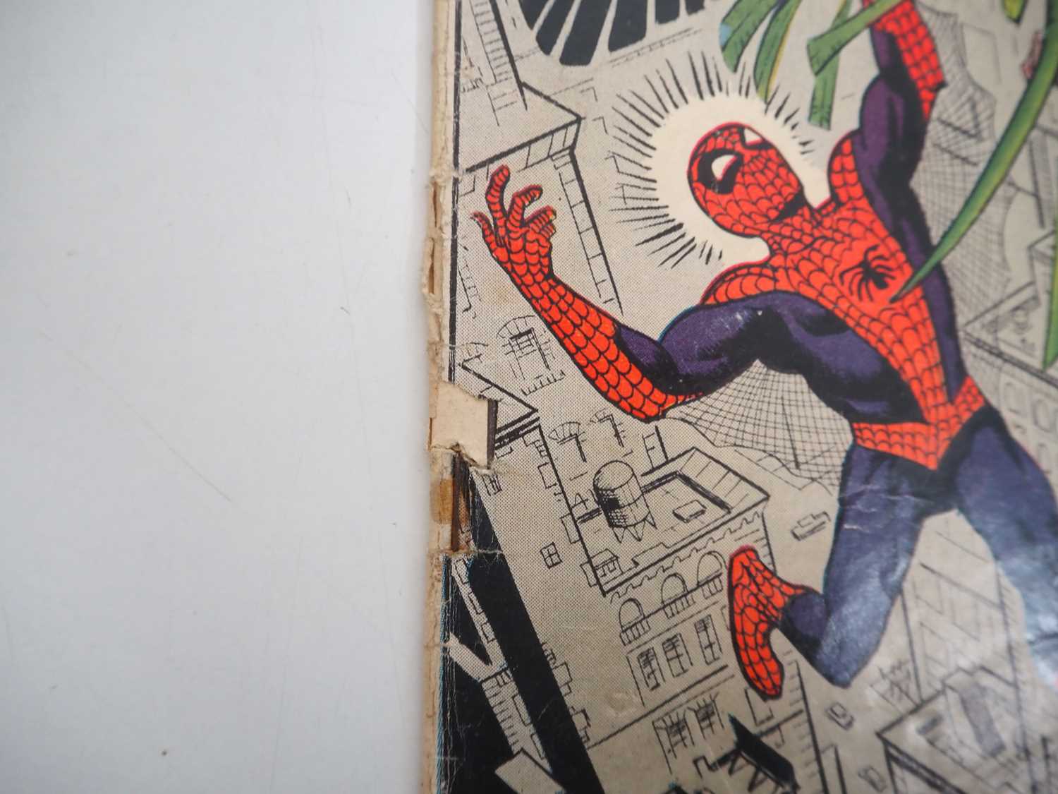 AMAZING SPIDER-MAN #2 - (1963 - MARVEL - UK Price Variant) - Third appearance of Spider-Man + - Image 6 of 32