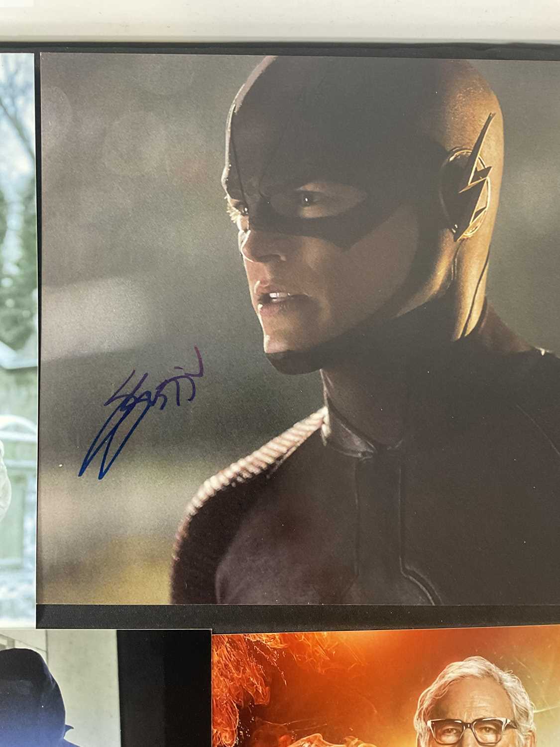 A group of mostly DC Superhero autographs to include NICHOLAS CAGE (Big Daddy, Kick-Ass), RON - Image 2 of 5