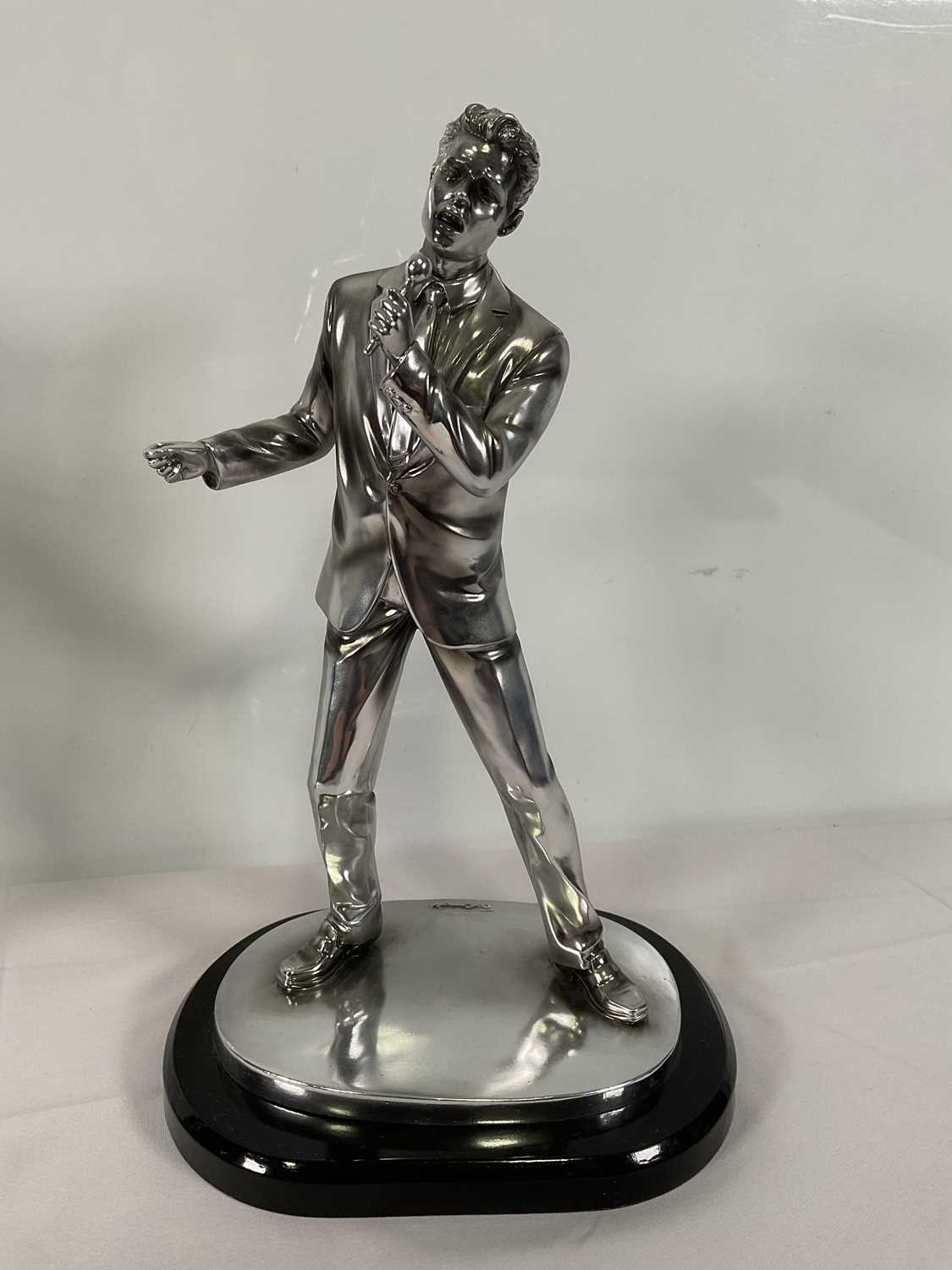 A pair of Silver Dreams by Leonardo (2005/6) statuettes of Cliff Richard and Hank Marvin in - Image 3 of 3