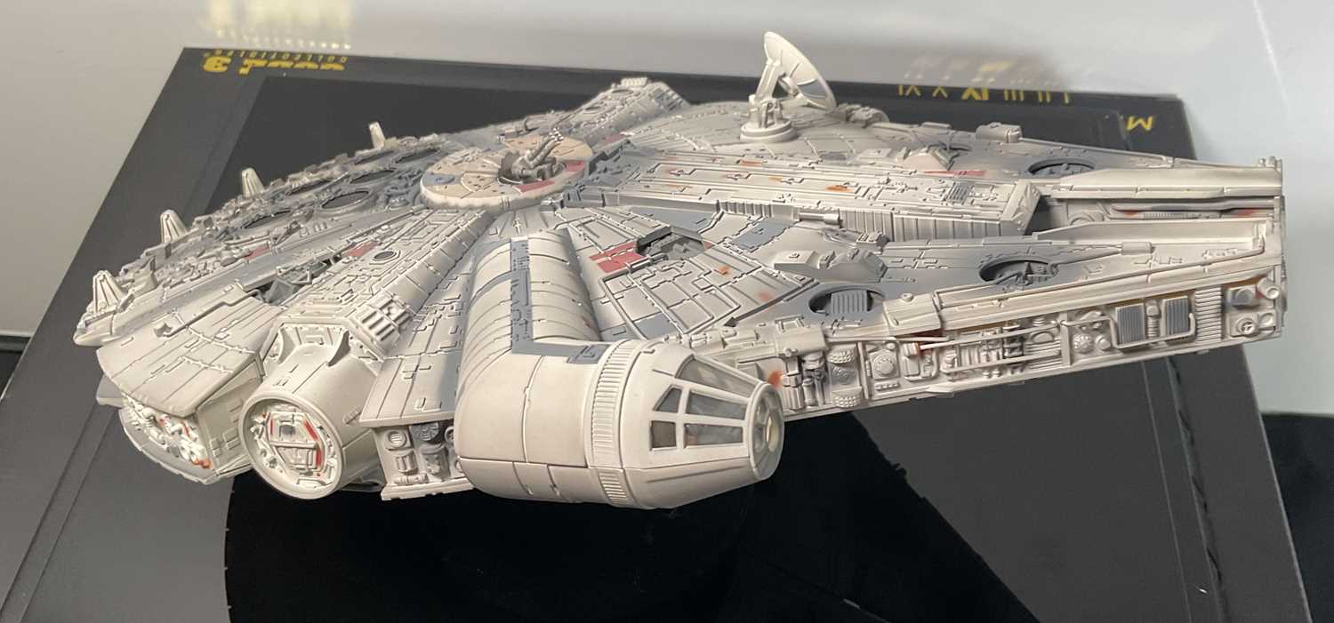 STAR WARS - A Code 3 Die Cast, hand-painted replica of the Millennium Falcon scale, limited - Image 3 of 12