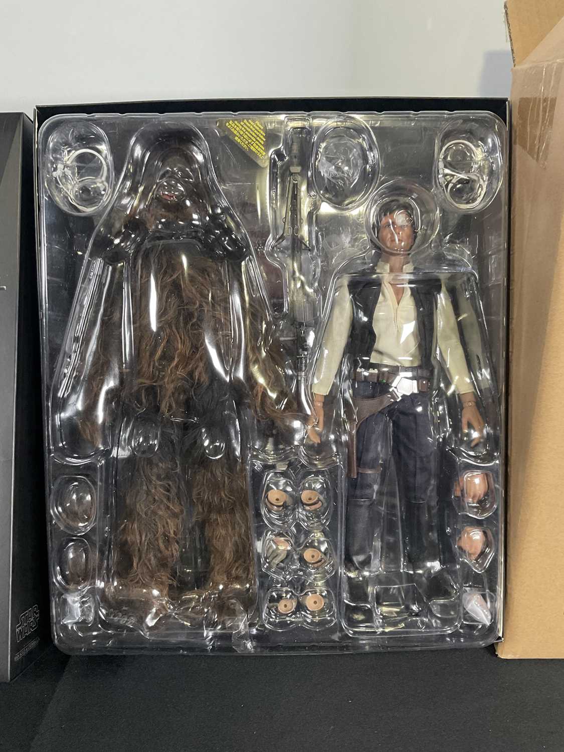 STAR WARS - A Hot Toys Movie Masterpiece Series Han Solo and Chewbacca 1/th scale collectible - Image 2 of 3