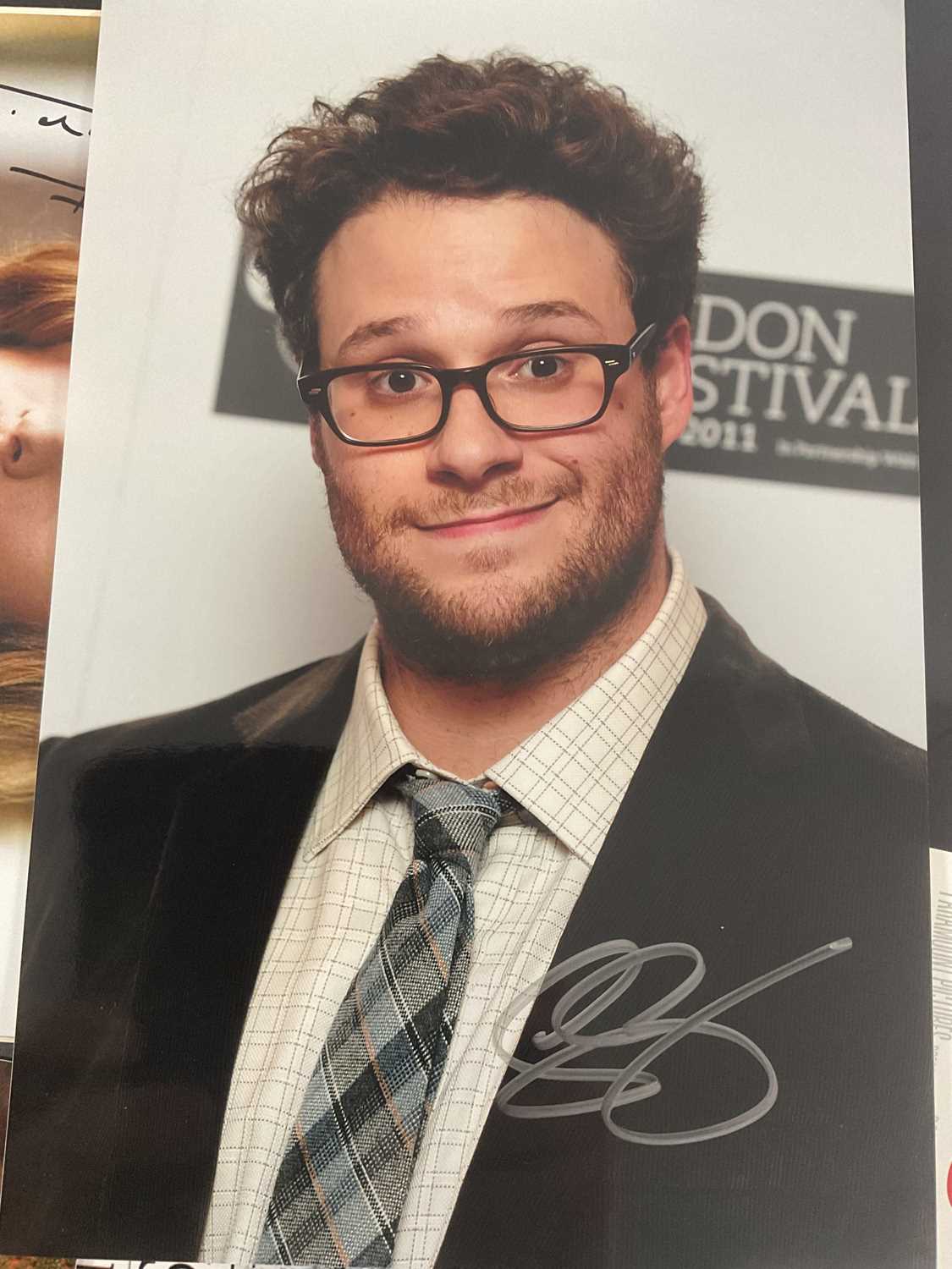A collection of mixed celebrity autographs to include CAREY MULLIGAN, SETH ROGAN, SOPHIA LOREN, - Image 6 of 9