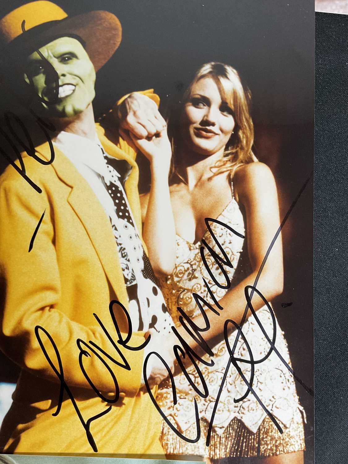 A group of female Hollywood Movie star autographs to include SIGOURNEY WEAVER, CAMERON DIAZ, - Image 3 of 8