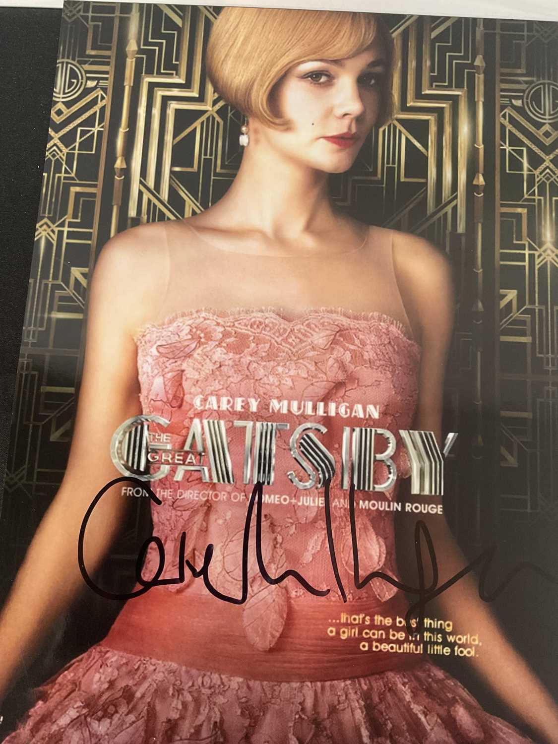 A collection of mixed celebrity autographs to include CAREY MULLIGAN, SETH ROGAN, SOPHIA LOREN, - Image 3 of 9