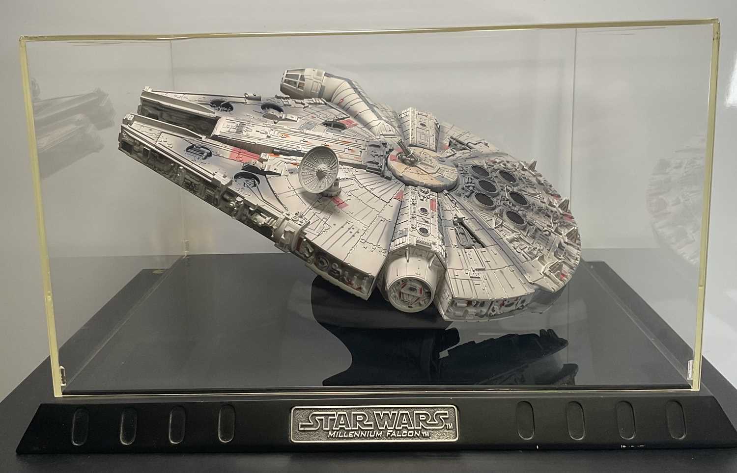 STAR WARS - A Code 3 Die Cast, hand-painted replica of the Millennium Falcon scale, limited - Image 2 of 12