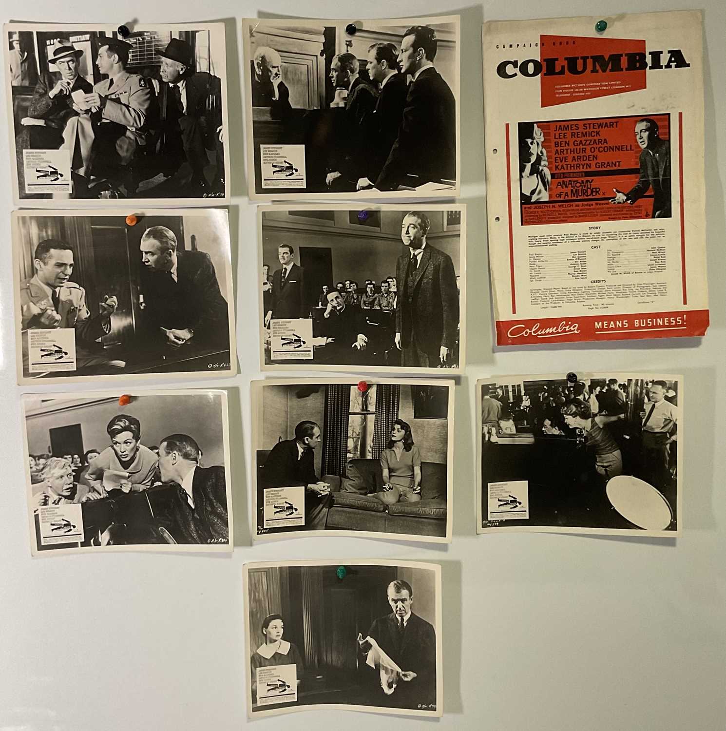 ANATOMY OF A MURDER (1959) - A set of 8 lobby cards and Campaign Book for Alfred Hitchcocks