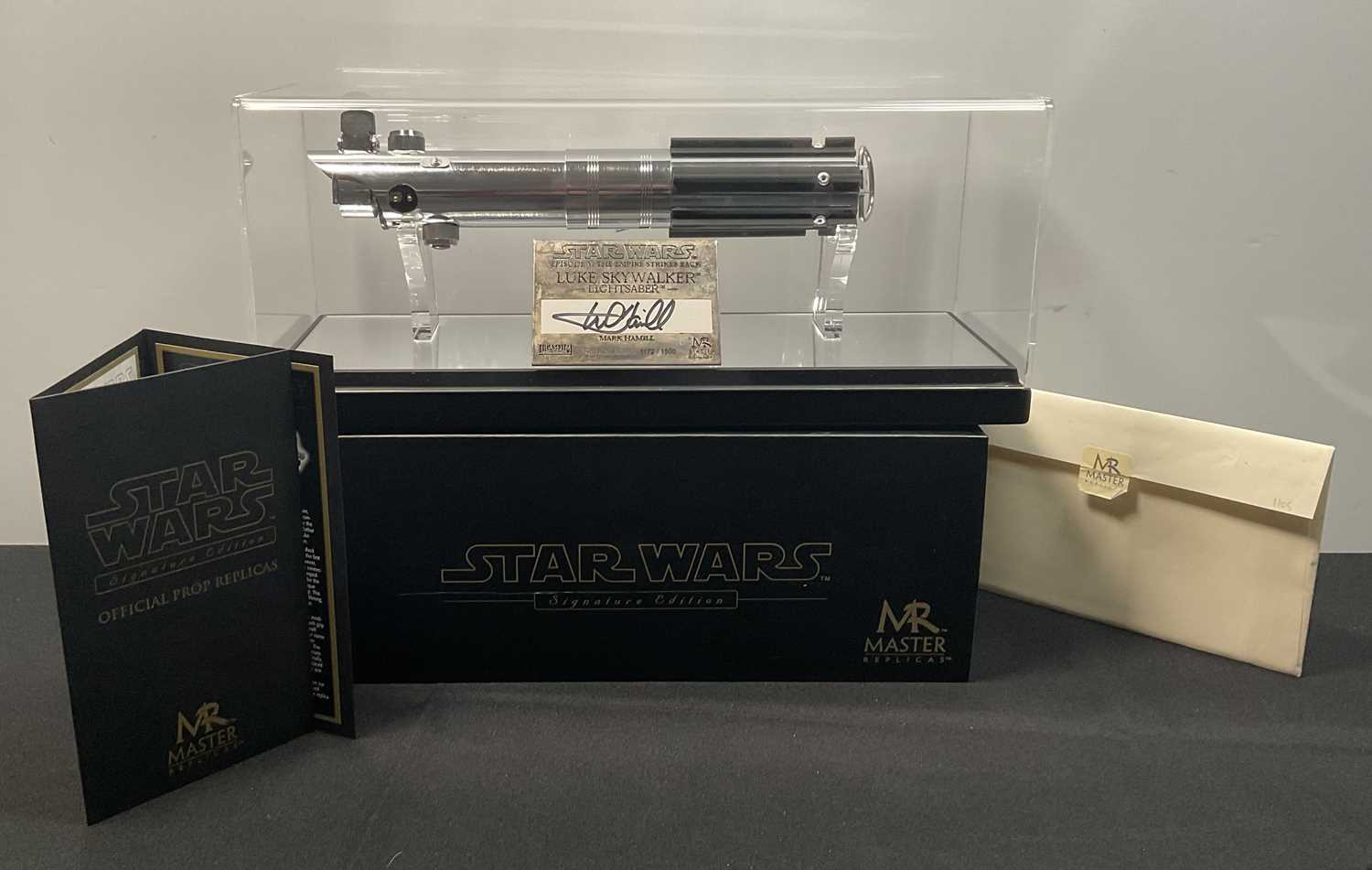 STAR WARS - A Master Replicas Luke Skywalker Star Wars Episode V Empire Strikes Back Signature