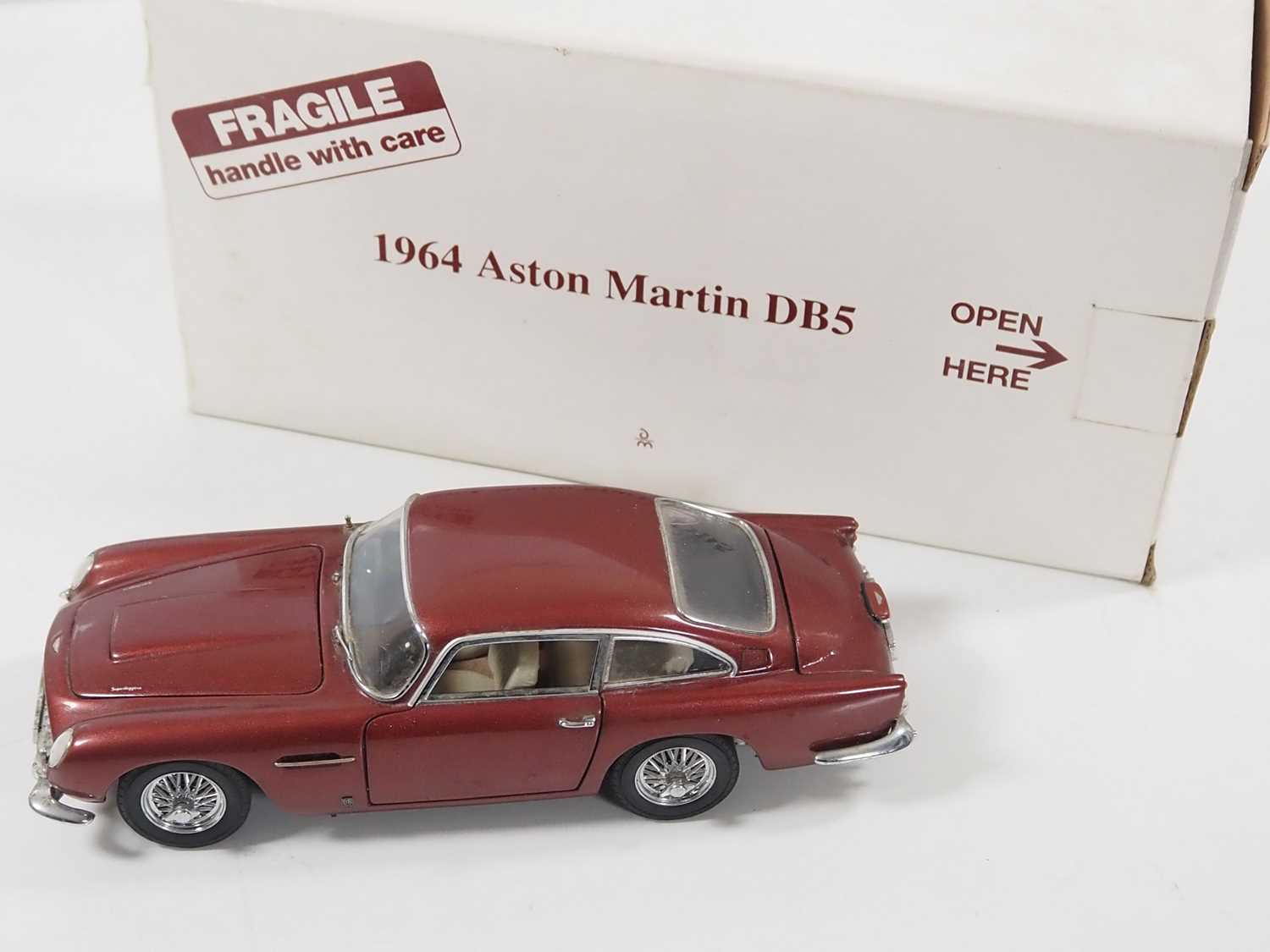 A group of mixed 1:24 scale diecast cars by DANBURY MINT and CREATIVE MASTERS to include a 1966 Ford - Image 5 of 6