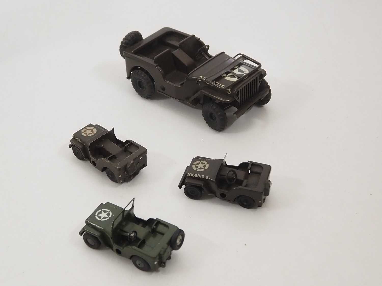 A group of vintage TRIANG MINIC clockwork military vehicles comprising 3 x small Jeeps and a large - Image 2 of 4