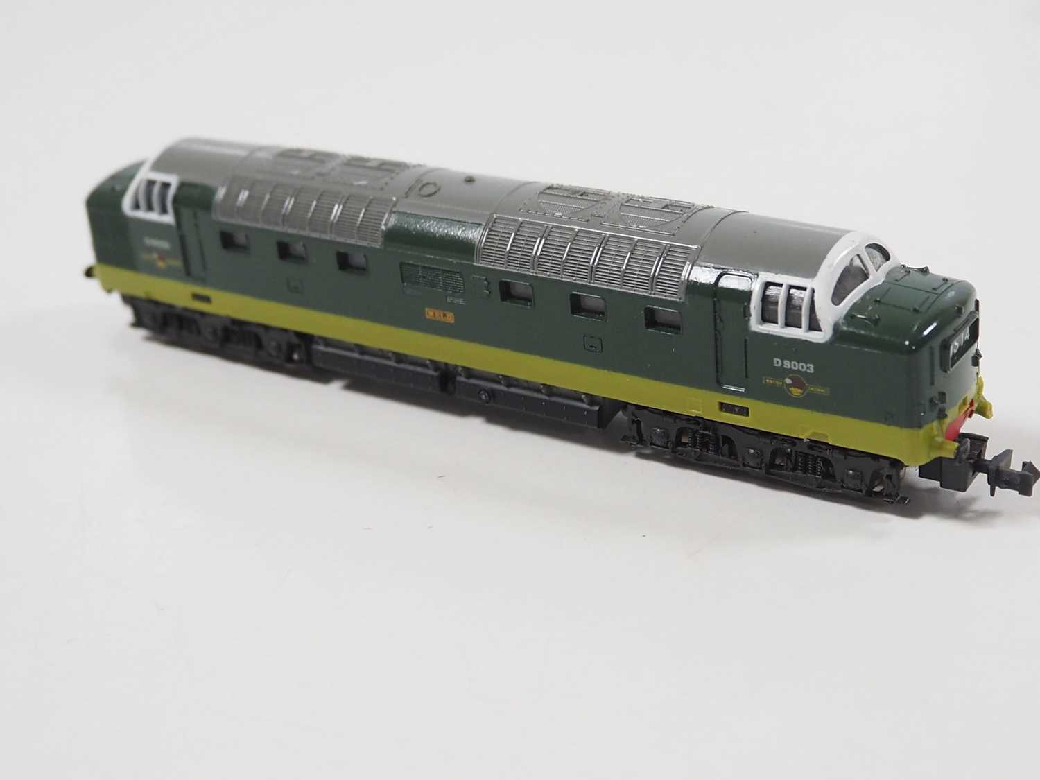 A pair of N gauge Deltic diesel locomotives comprising a FARISH version (boxed) and a LIMA - Image 4 of 10