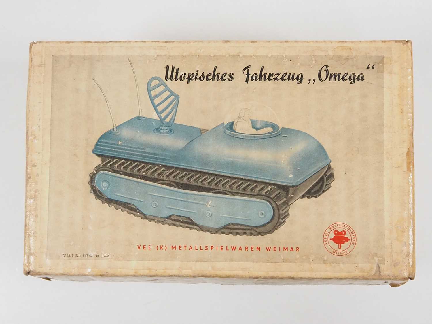 An East German vintage VEB 'Omega Utopian Vehicle' (Utopisches Fahrzeug) in tinplate and plastic, - Image 3 of 4