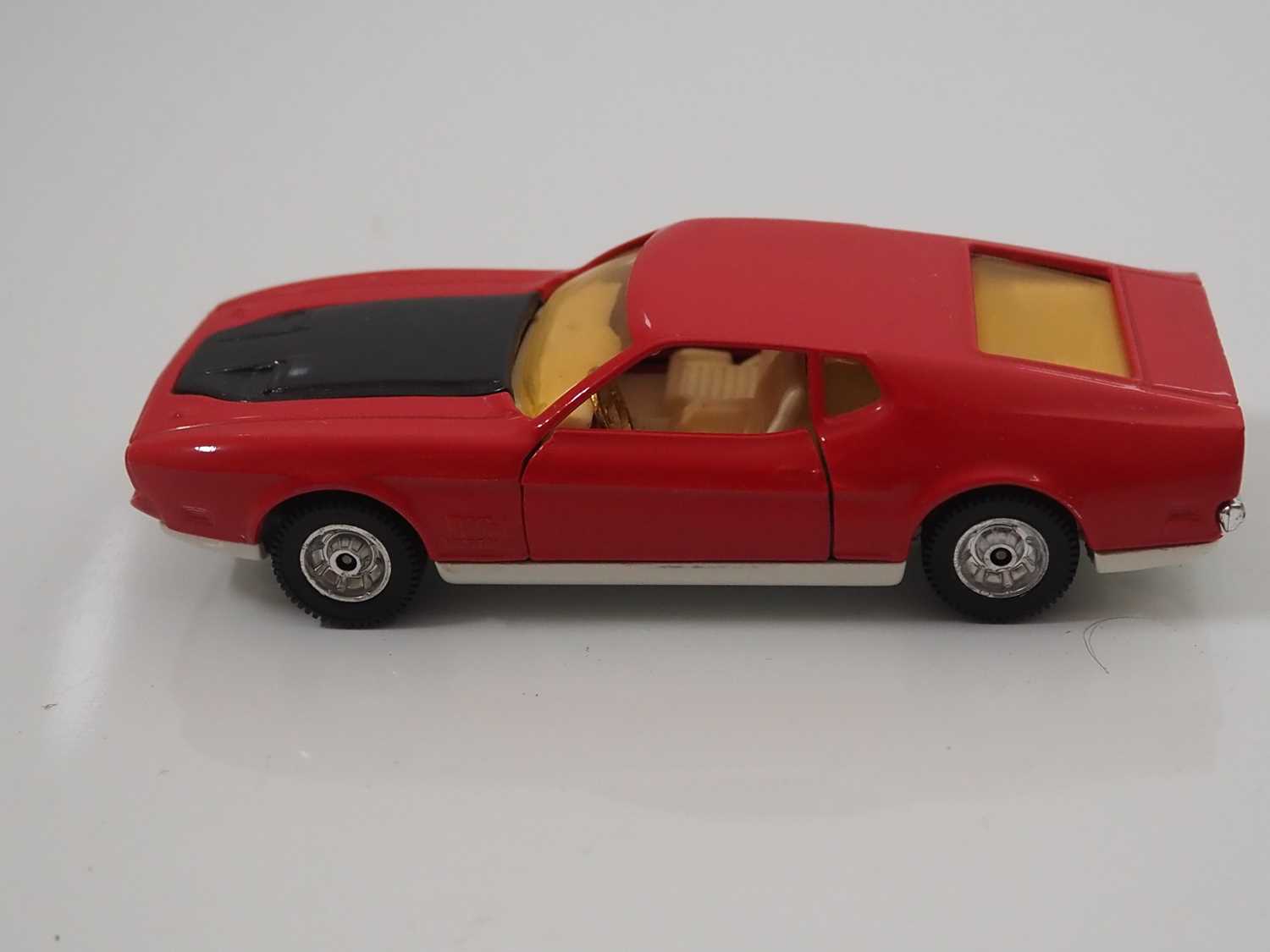 A CORGI 391 diecast 'James Bond Diamonds Are Forever' Ford Mustang Mach 1 with red body, white - Image 2 of 5