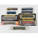A group of boxed and unboxed N gauge rolling stock by FARISH and LIMA to include a class 25 diesel