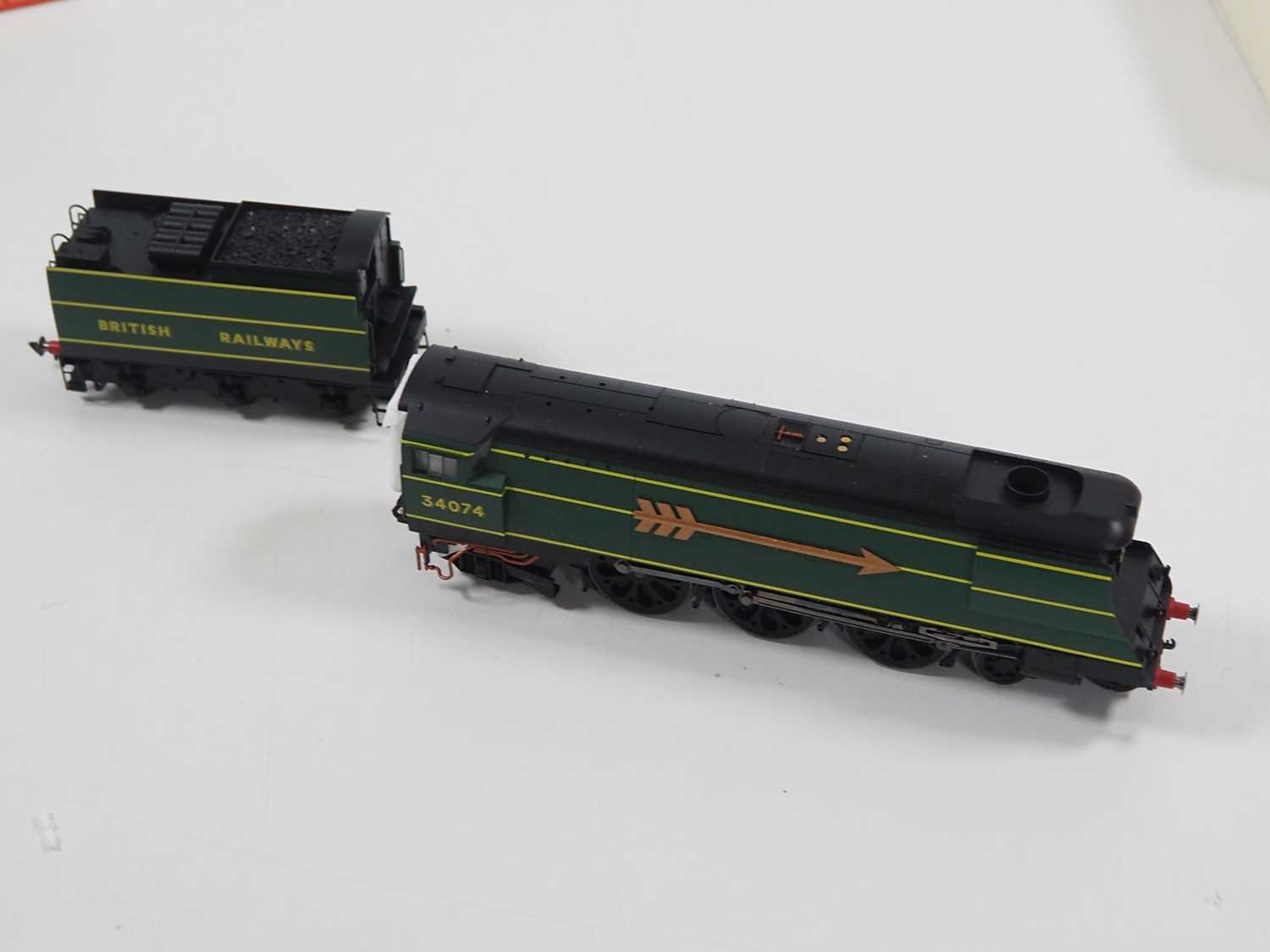 A HORNBY OO gauge R2369 'The Golden Arrow' train pack, one smoke deflector detached from loco but - Image 3 of 6