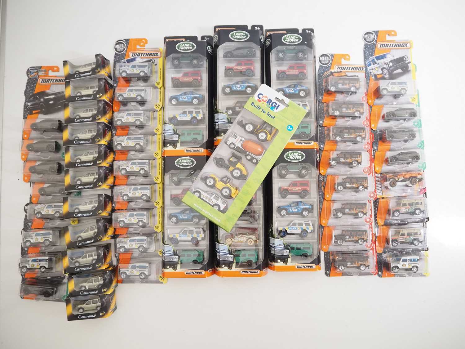 A tray of modern MATCHBOX and CARARAMA diecast carded and boxed vehicles together with some - Bild 2 aus 2