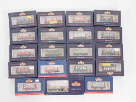 A group of BACHMANN boxed OO gauge wagons - VG/E in G/VG boxes (19)