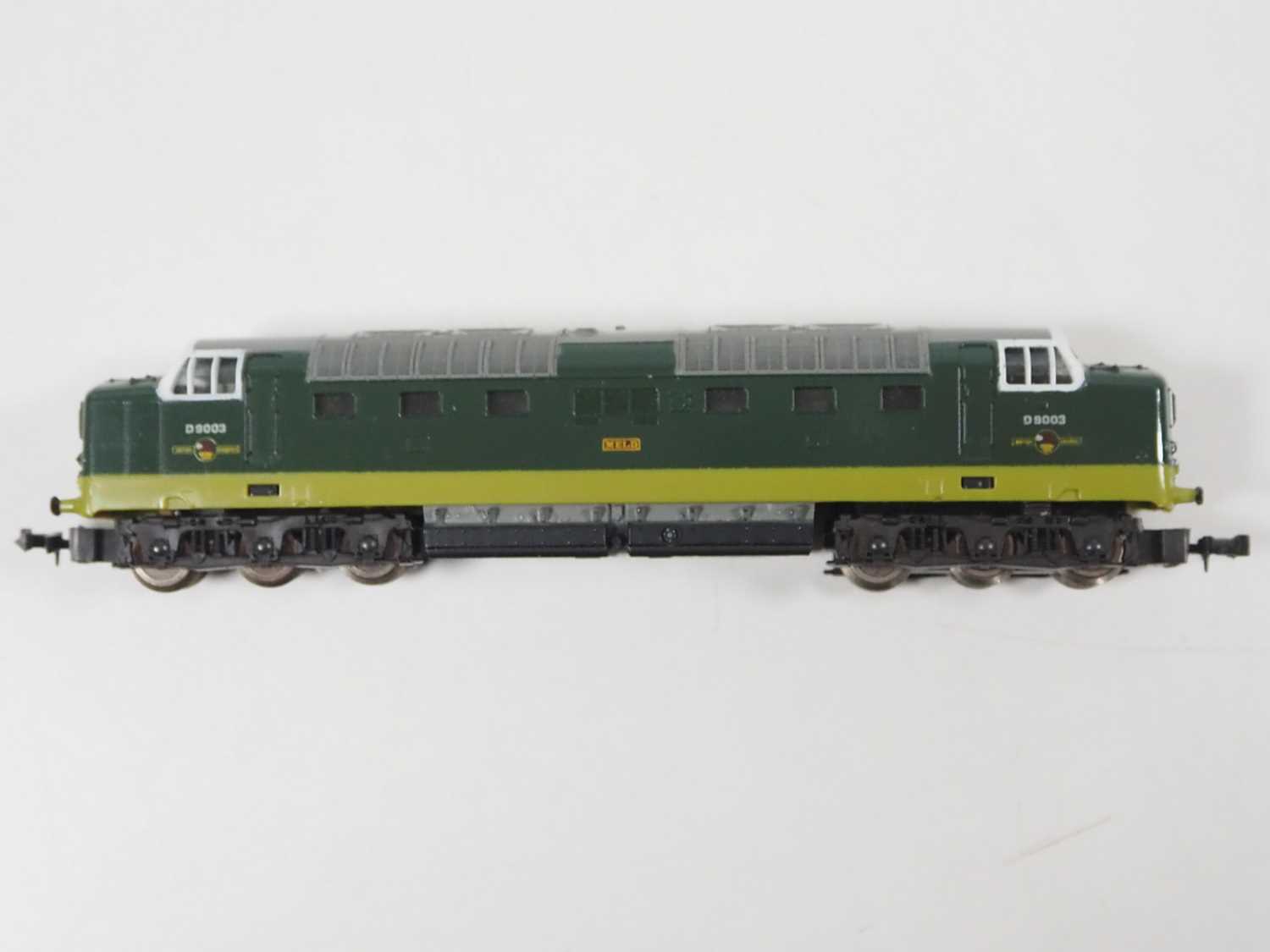 A pair of N gauge Deltic diesel locomotives comprising a FARISH version (boxed) and a LIMA - Image 5 of 10