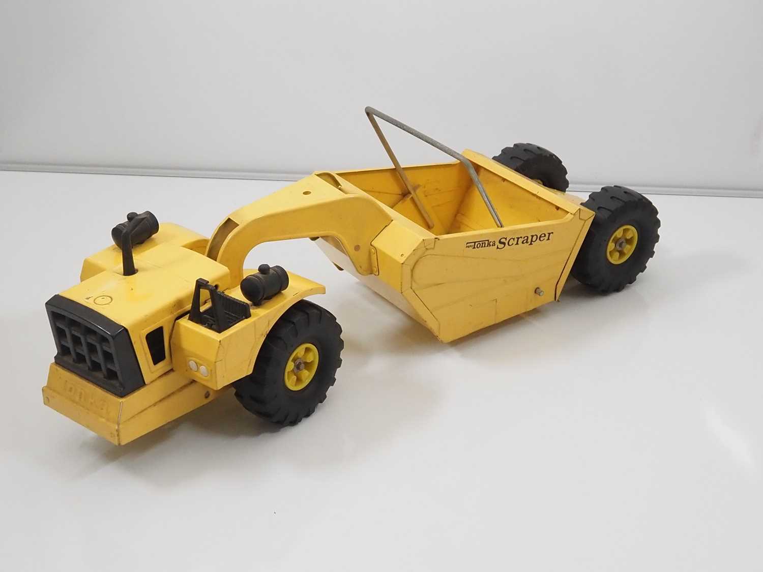 A pair of vintage TONKA pressed steel toys comprising a dump truck and a road scraper - G unboxed ( - Image 3 of 5