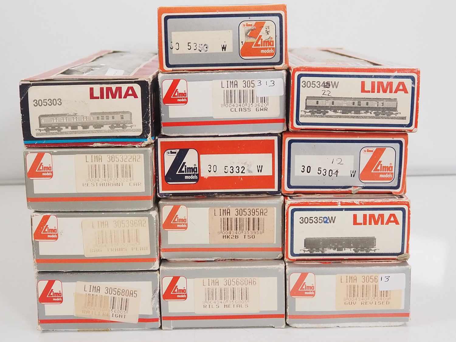 A large group of LIMA OO gauge boxed coaches, vans and wagons - G/VG in G boxes (26) - Image 2 of 3