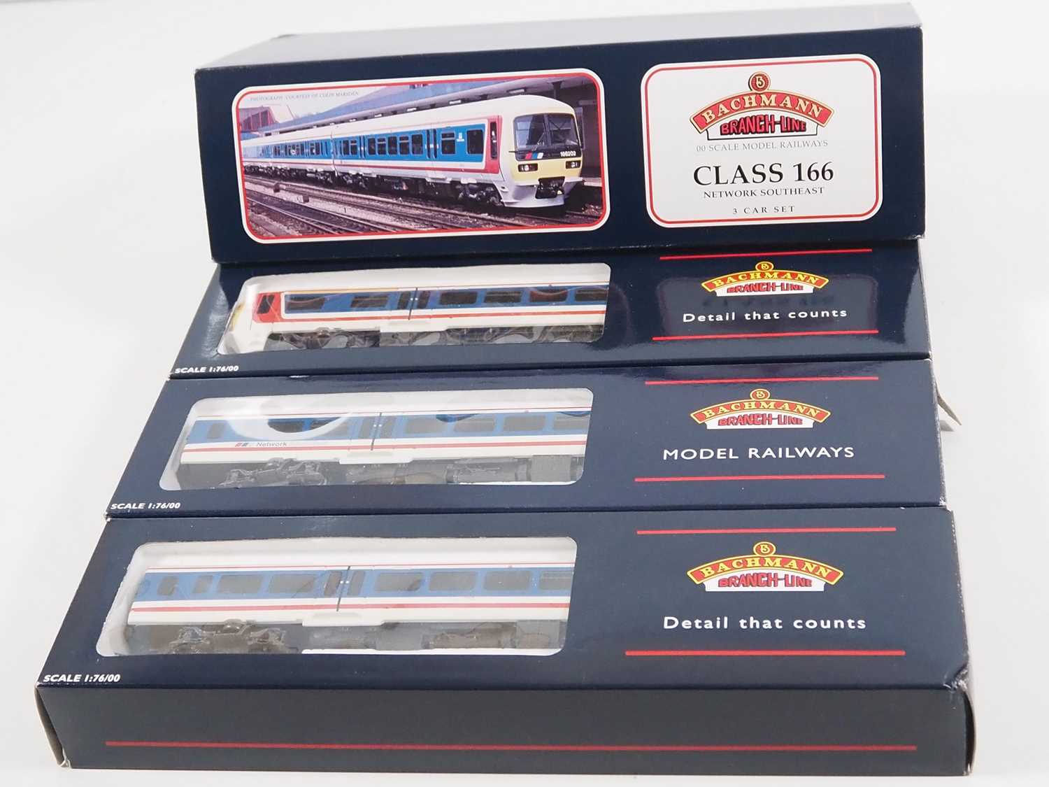 A BACHMANN 31-025 OO gauge 3 car class 166 Networker DMU in Network South East livery - VG in