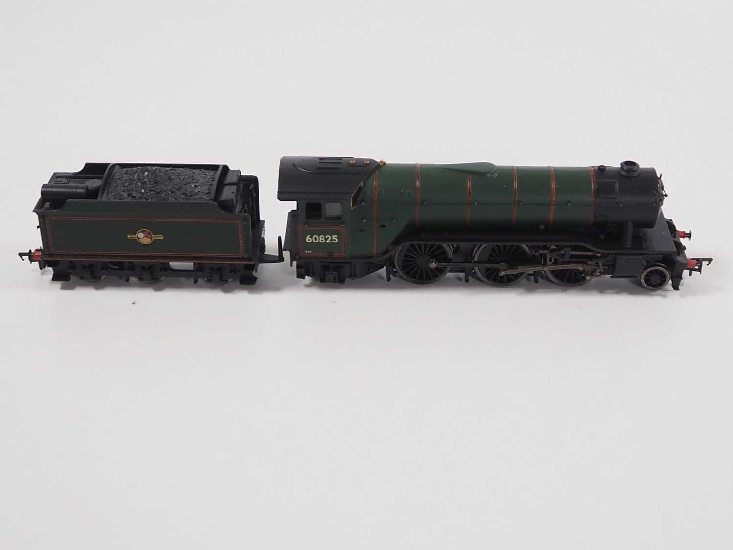 A BACHMANN OO gauge boxed class V2 steam locomotive together with an unboxed HORNBY 'Duke of - Bild 7 aus 8