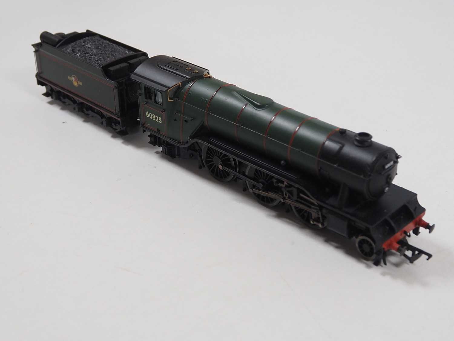 A BACHMANN OO gauge boxed class V2 steam locomotive together with an unboxed HORNBY 'Duke of - Bild 8 aus 8