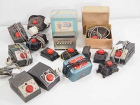 A large quantity of vintage transformers and controllers - F/G (unboxed) (Q)