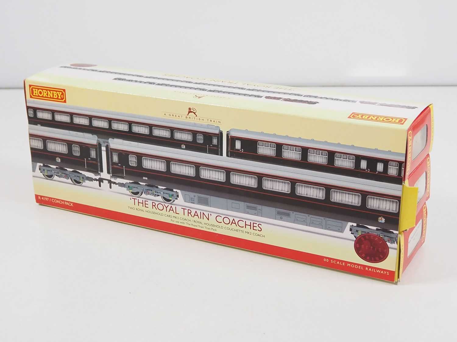 A HORNBY R4197 OO gauge 'The Royal Train' add-on triple coach pack - VG/E in VG box - Image 4 of 4