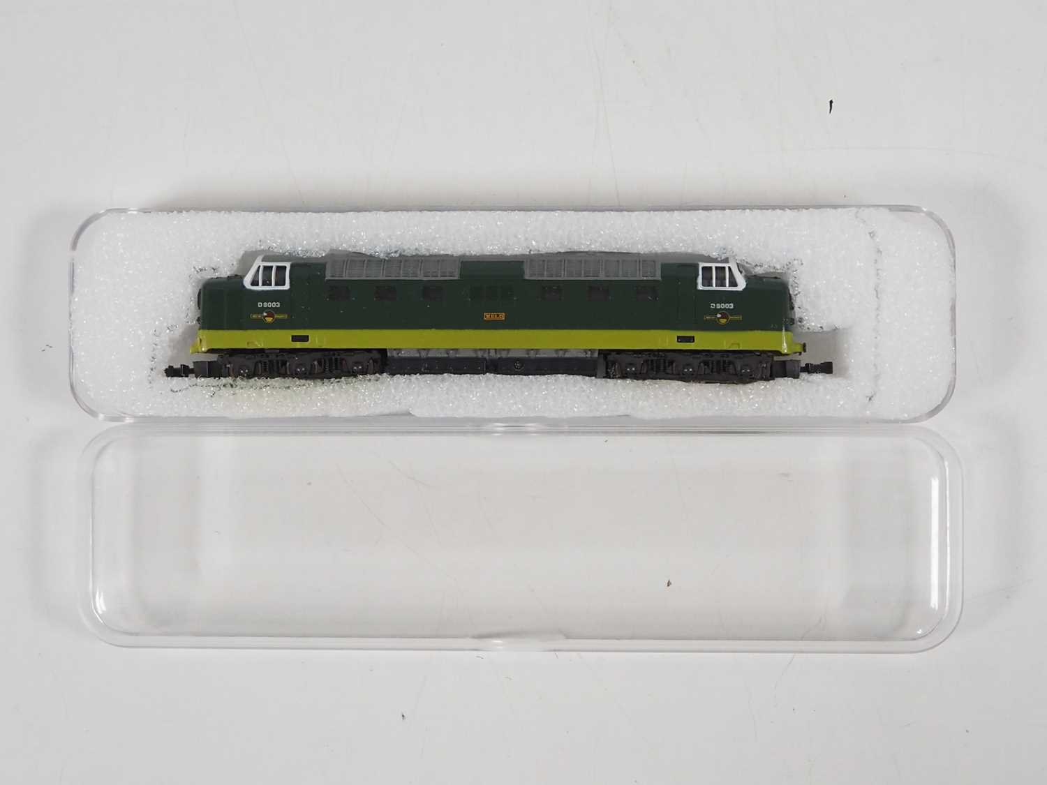 A pair of N gauge Deltic diesel locomotives comprising a FARISH version (boxed) and a LIMA - Image 2 of 10