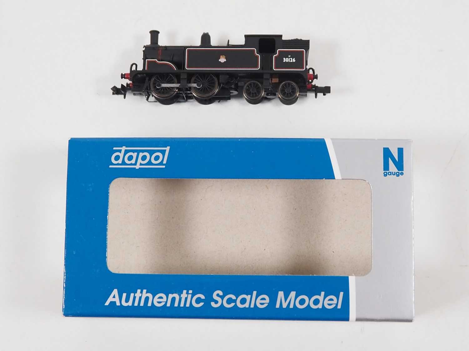 A group of DAPOL N gauge rolling stock comprising a class M7 steam tank locomotive in BR black, four - Bild 7 aus 8