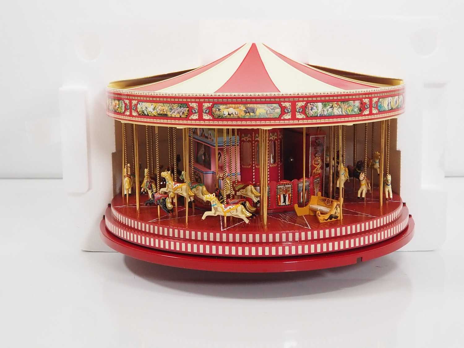 A CORGI 1:50 scale CC20402 Carters Steam Galloper model carousel with horses - limited edition - Image 3 of 7