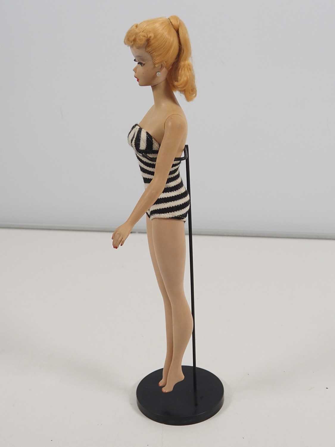 An original vintage MATTEL BARBIE doll, circa 1959/60, complete with swimsuit, mule shoes, - Bild 4 aus 9