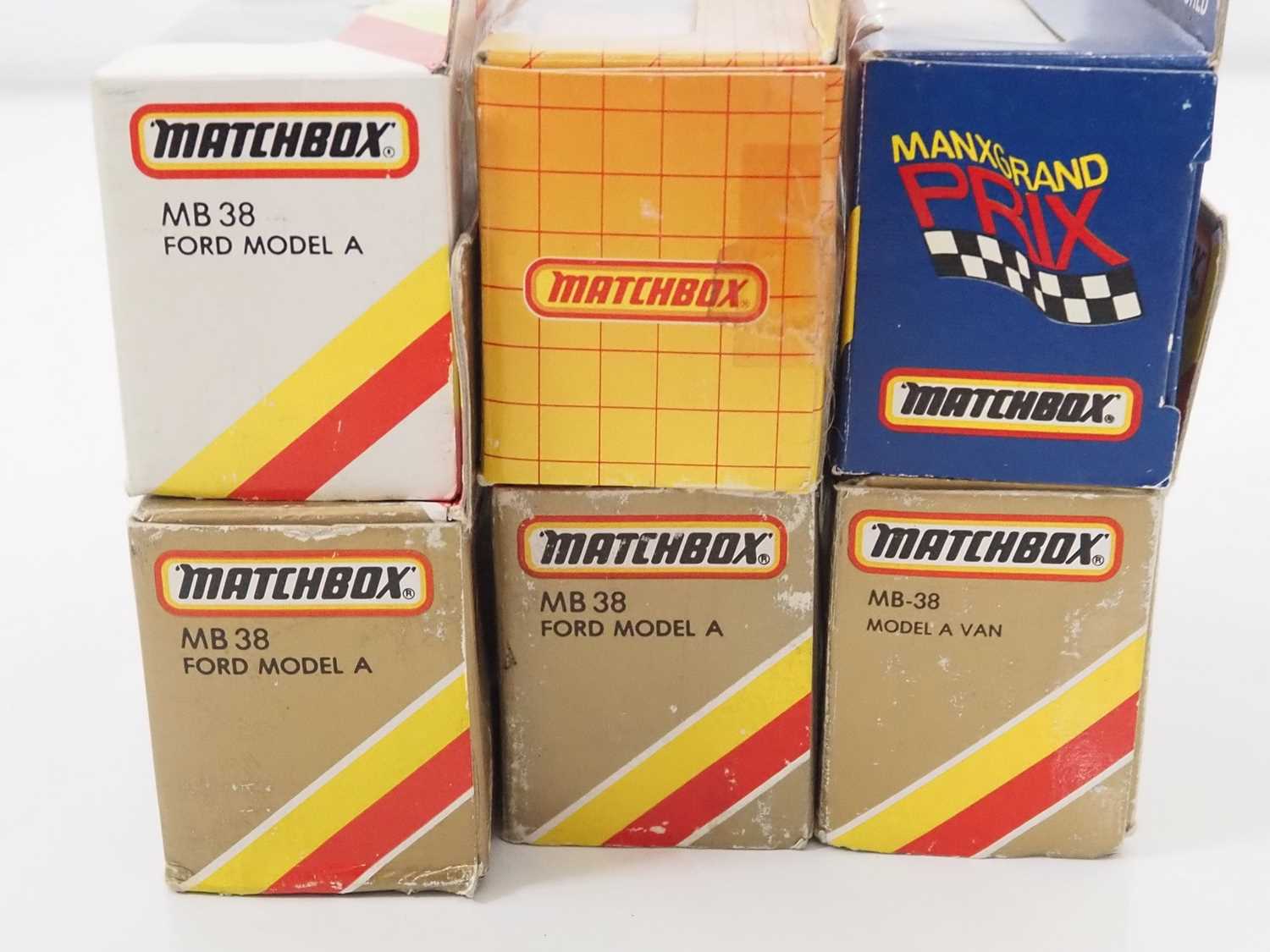 A large group of MATCHBOX diecast later production (Macau) vans - mostly Code 3 limited editions - Bild 5 aus 7